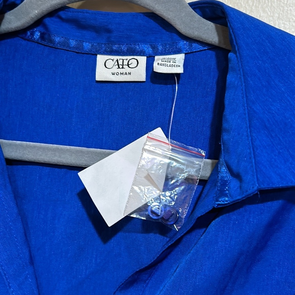Cato Royal blue button down top women’s size 18/20 NWT - Picture 7 of 7